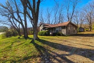 6189 State Highway C, Seymour, MO 65746
