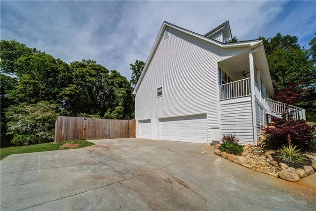 8160 Castleberry Farms Drive, Gainesville, GA 30506