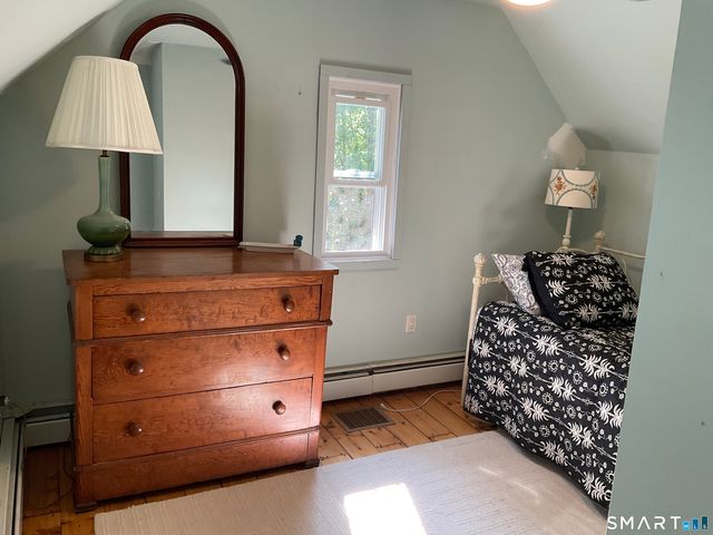 14 High Street, East Lyme, CT 06357