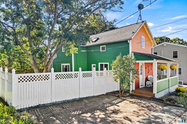 14 High Street, East Lyme, CT 06357