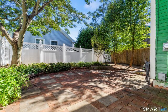 14 High Street, East Lyme, CT 06357
