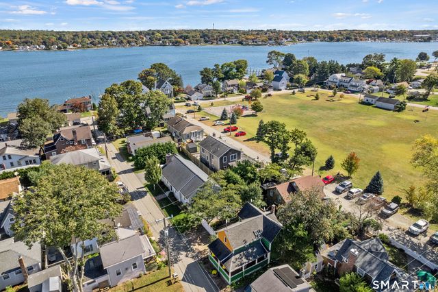 14 High Street, East Lyme, CT 06357