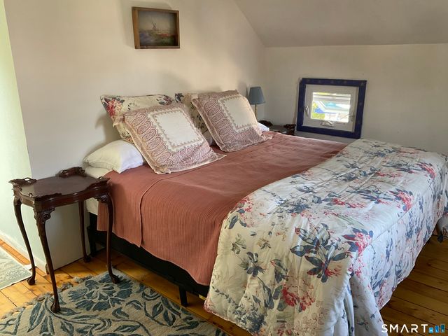 14 High Street, East Lyme, CT 06357
