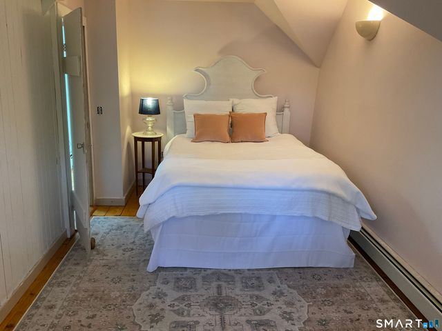 14 High Street, East Lyme, CT 06357