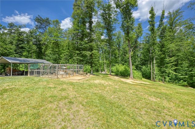 4528 E Old Mountain Rd, Louisa, VA 23093