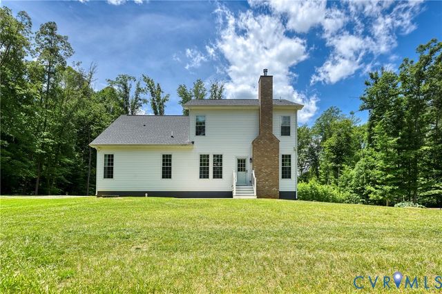 4528 E Old Mountain Rd, Louisa, VA 23093
