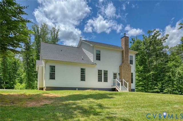 4528 E Old Mountain Rd, Louisa, VA 23093