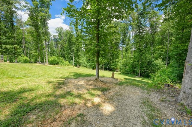 4528 E Old Mountain Rd, Louisa, VA 23093