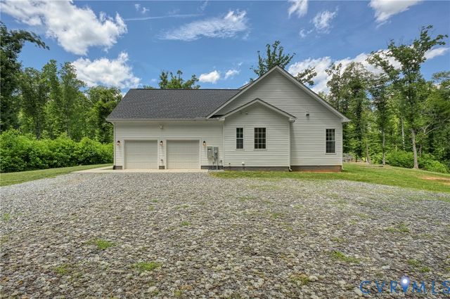 4528 E Old Mountain Rd, Louisa, VA 23093