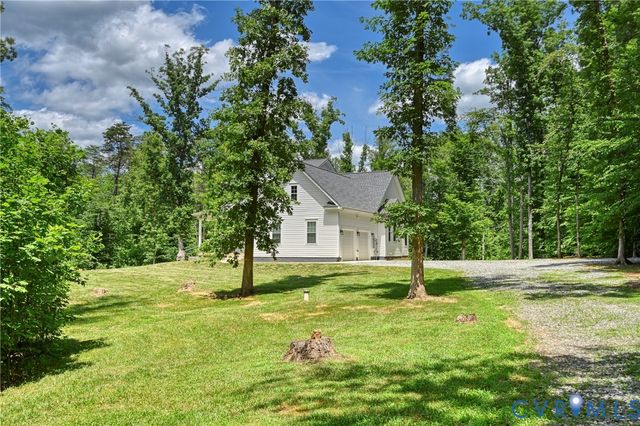 4528 E Old Mountain Rd, Louisa, VA 23093