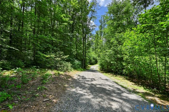 4528 E Old Mountain Rd, Louisa, VA 23093