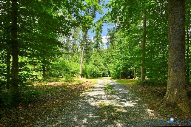 4528 E Old Mountain Rd, Louisa, VA 23093