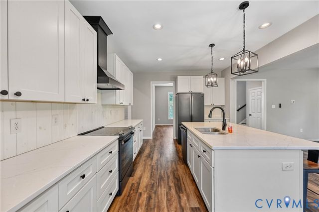 4528 E Old Mountain Rd, Louisa, VA 23093