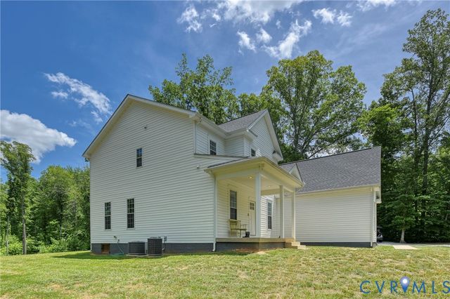 4528 E Old Mountain Rd, Louisa, VA 23093