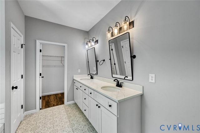4528 E Old Mountain Rd, Louisa, VA 23093