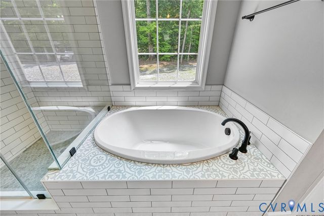 4528 E Old Mountain Rd, Louisa, VA 23093