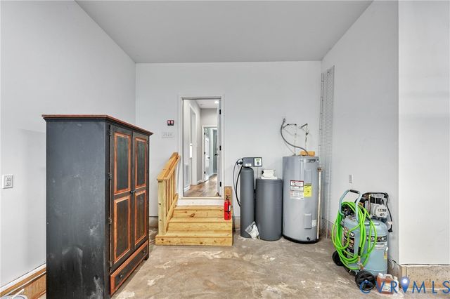 4528 E Old Mountain Rd, Louisa, VA 23093