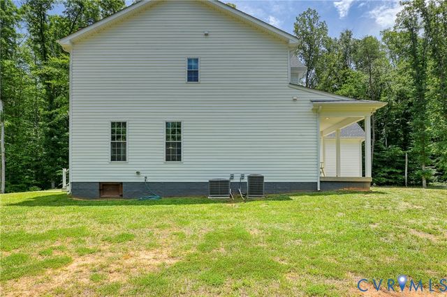 4528 E Old Mountain Rd, Louisa, VA 23093