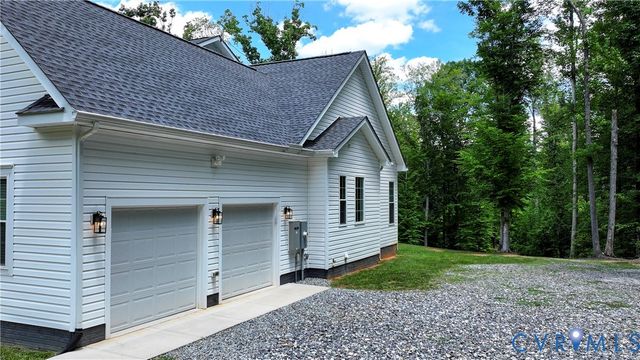 4528 E Old Mountain Rd, Louisa, VA 23093