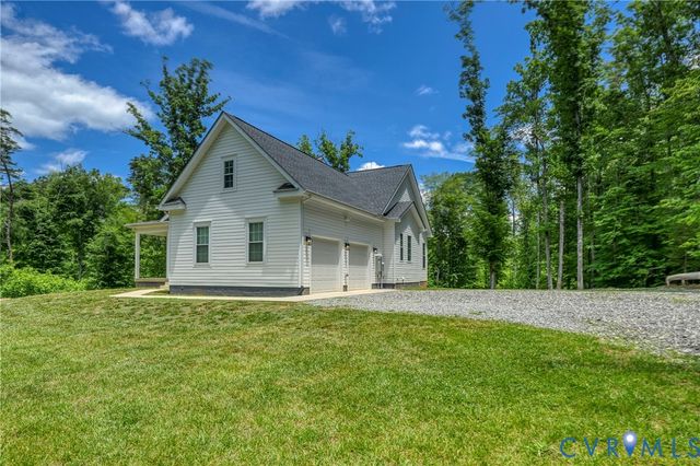 4528 E Old Mountain Rd, Louisa, VA 23093