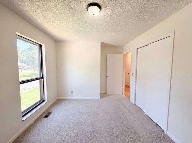 303 Paragon Mills Rd, Nashville, TN 37211
