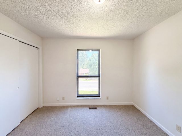 303 Paragon Mills Rd, Nashville, TN 37211
