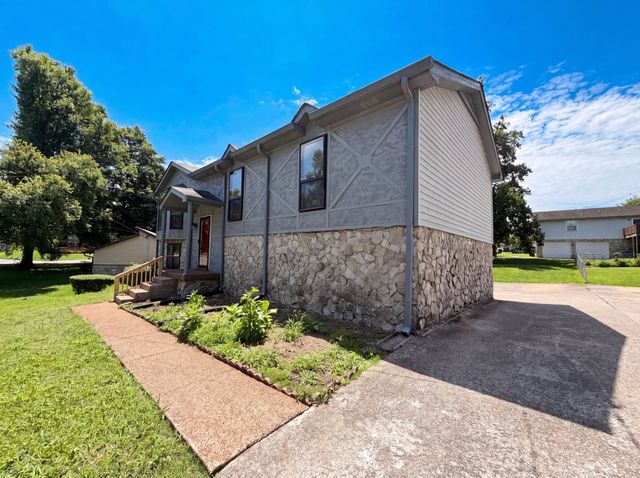 303 Paragon Mills Rd, Nashville, TN 37211
