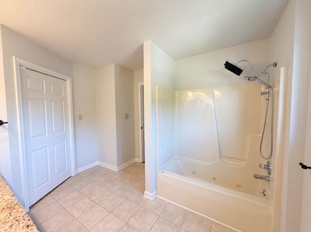 303 Paragon Mills Rd, Nashville, TN 37211
