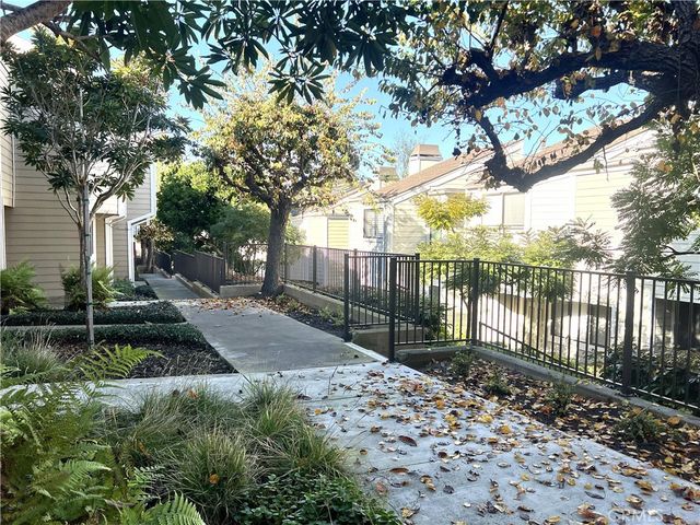 4 Latitude Court, Newport Beach, CA 92663