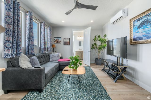 277 N BLACK CANYON AVE, Washington, UT 84780