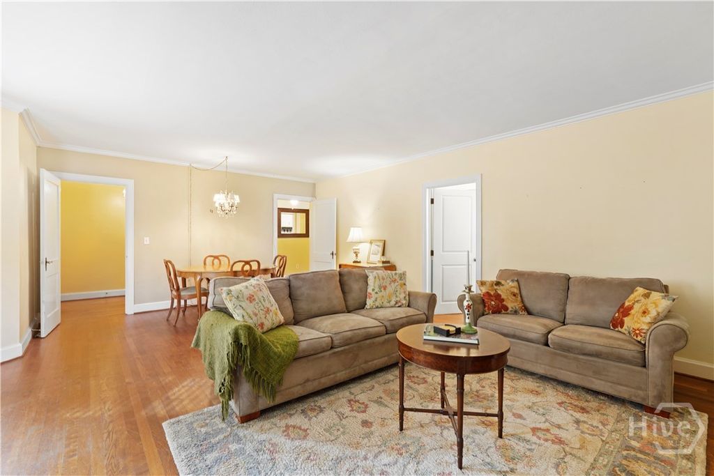 Image 11 of property listing at 622 E 60th Street, Savannah, GA 31405