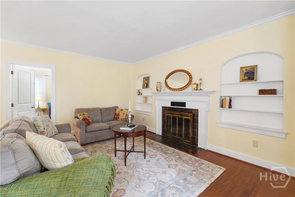 Image 14 of property listing at 622 E 60th Street, Savannah, GA 31405