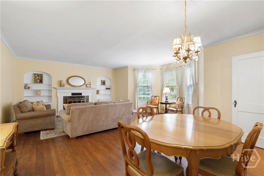 Image 15 of property listing at 622 E 60th Street, Savannah, GA 31405