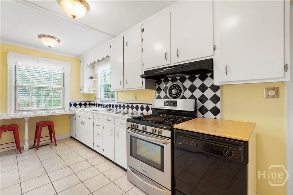 Image 29 of property listing at 622 E 60th Street, Savannah, GA 31405