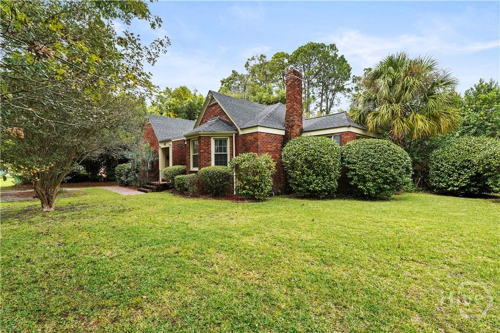 Image 3 of property listing at 622 E 60th Street, Savannah, GA 31405