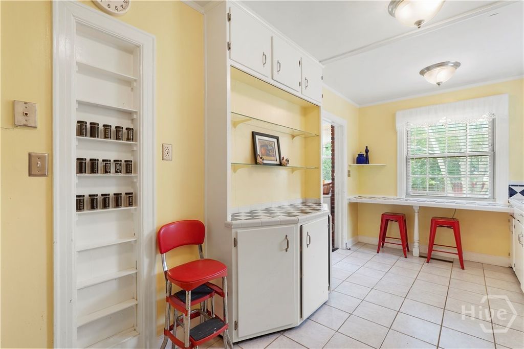 Image 30 of property listing at 622 E 60th Street, Savannah, GA 31405