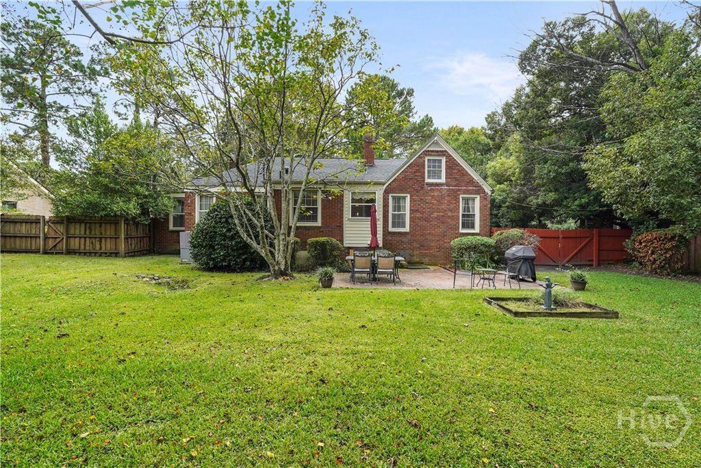 Image 34 of property listing at 622 E 60th Street, Savannah, GA 31405