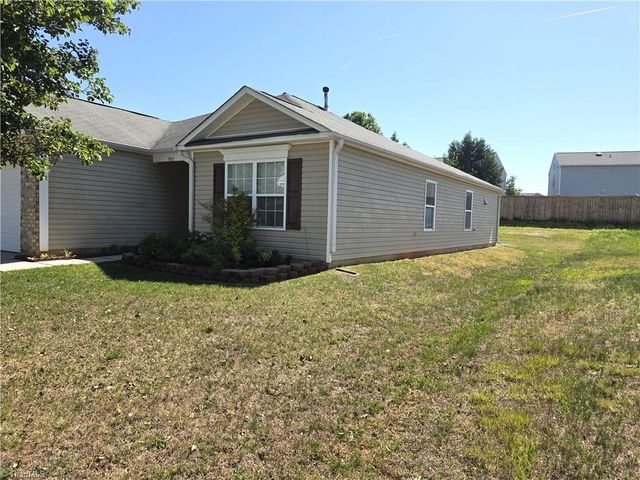 3963 Heather View Lane, Winston-salem, NC 27127