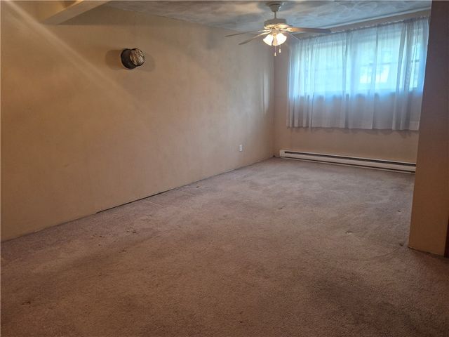22 W Glennis Dr, Hempfield Twp, PA 15601