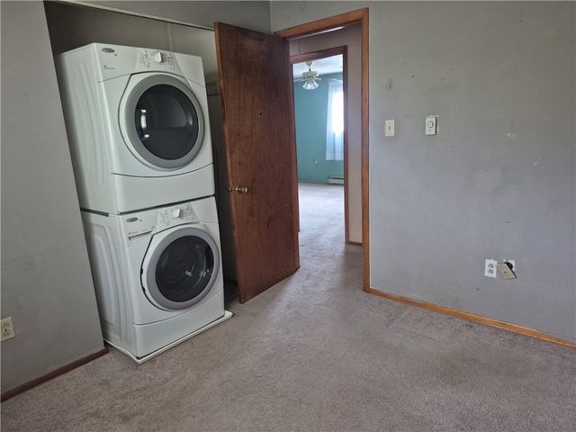 22 W Glennis Dr, Hempfield Twp, PA 15601