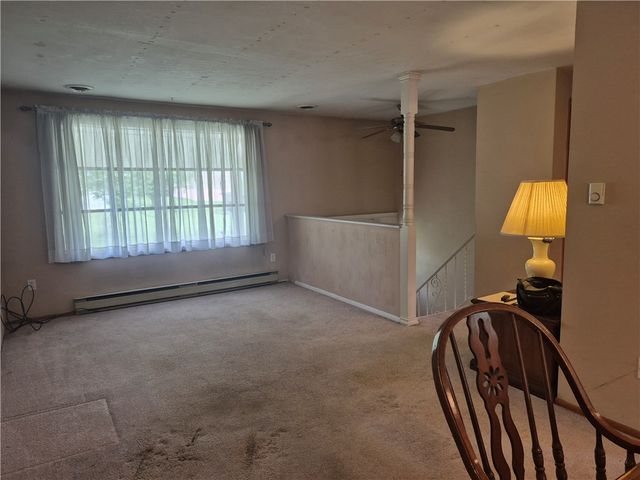 22 W Glennis Dr, Hempfield Twp, PA 15601