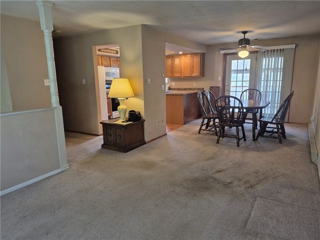 22 W Glennis Dr, Hempfield Twp, PA 15601