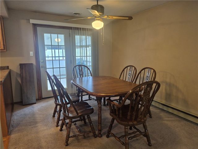 22 W Glennis Dr, Hempfield Twp, PA 15601