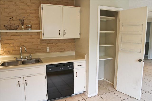 1008 Longmeadow DR, Round Rock, TX 78664