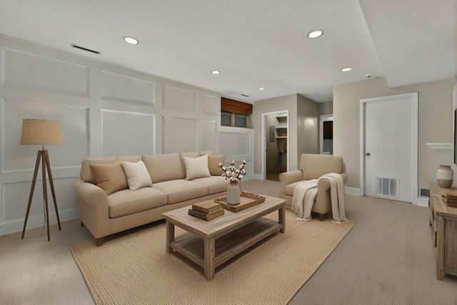 1455 W Wolfram Street A, Chicago, IL 60657