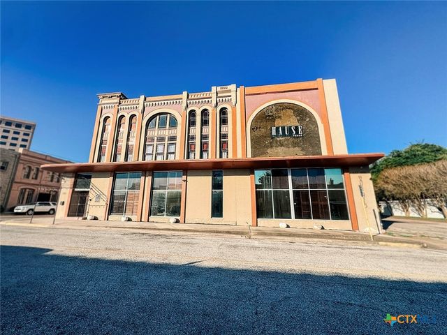 202 E Forrest Street, Victoria, TX 77901