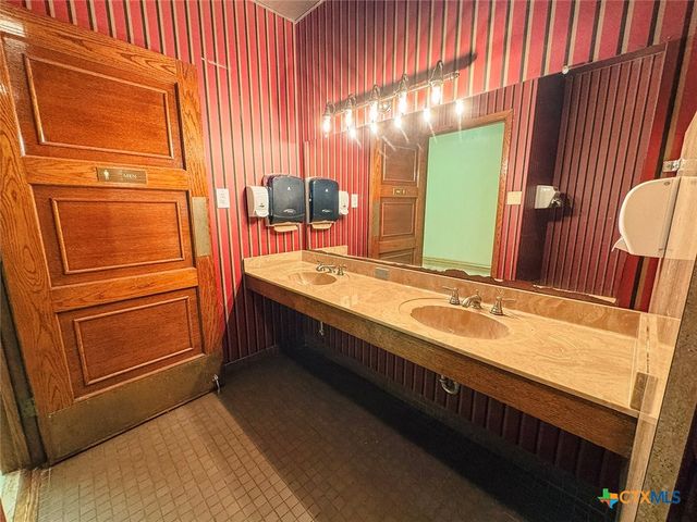 202 E Forrest Street, Victoria, TX 77901