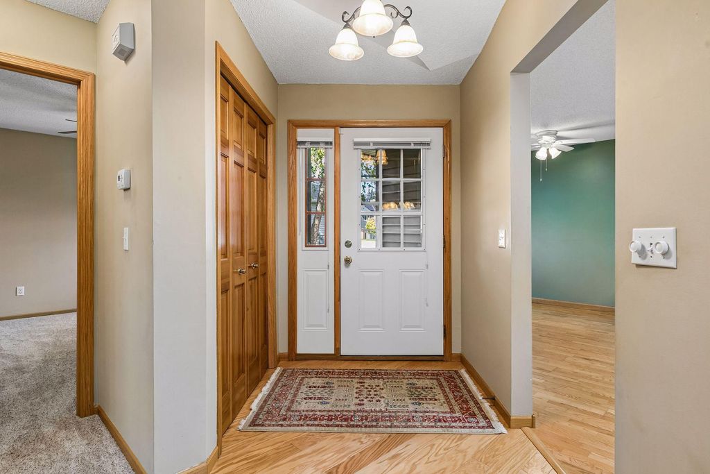 7658 Newbury Road, Woodbury, MN 55125 — photo 4