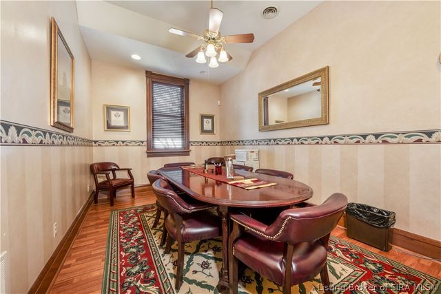 209 E Chestnut Street, Jeffersonville, IN 47130