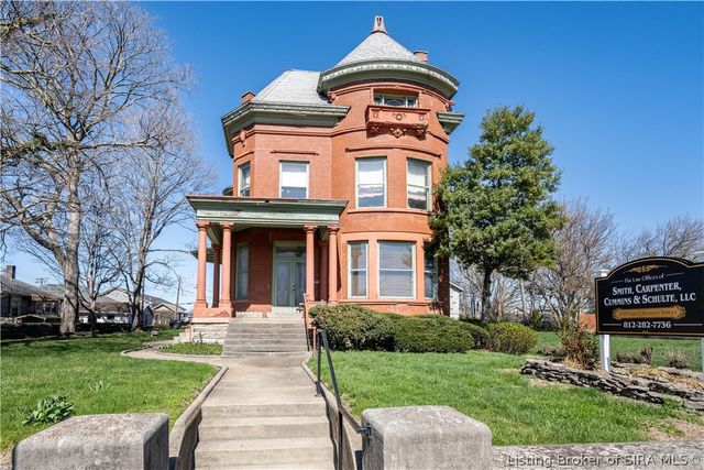209 E Chestnut Street, Jeffersonville, IN 47130